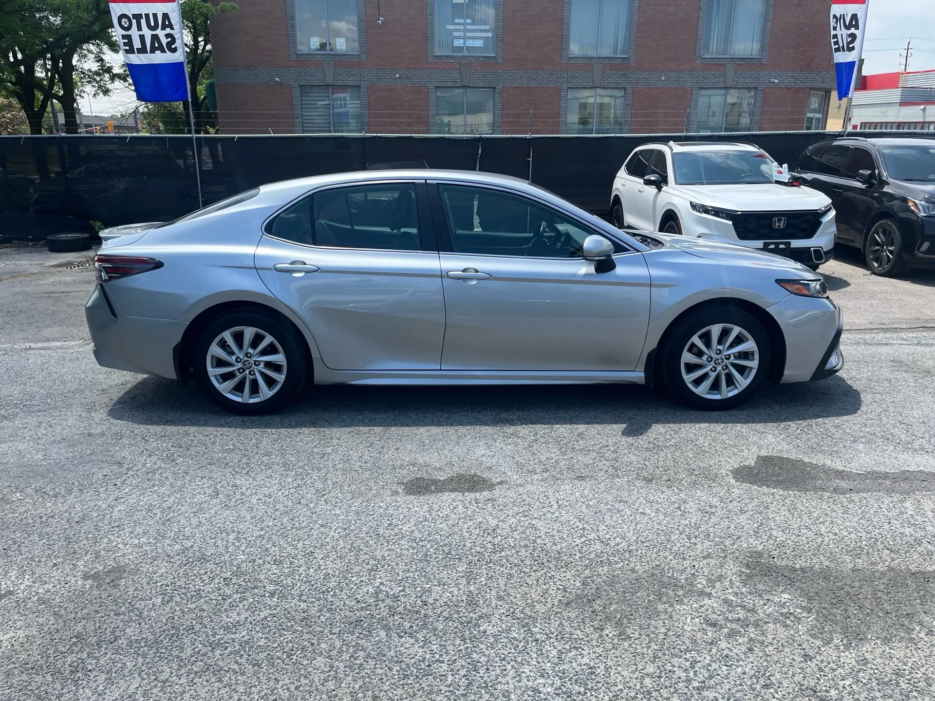 2022 Toyota Camry SE Auto 2 2022 Toyota Camry1
