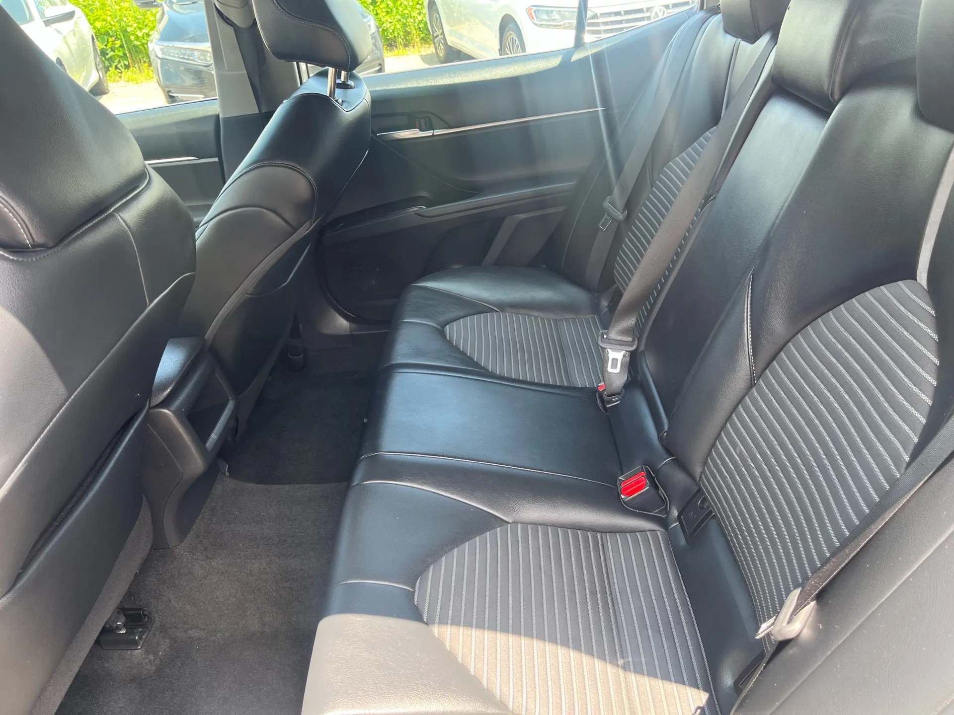 2022 Toyota Camry SE Auto 8 2022 Toyota Camry9