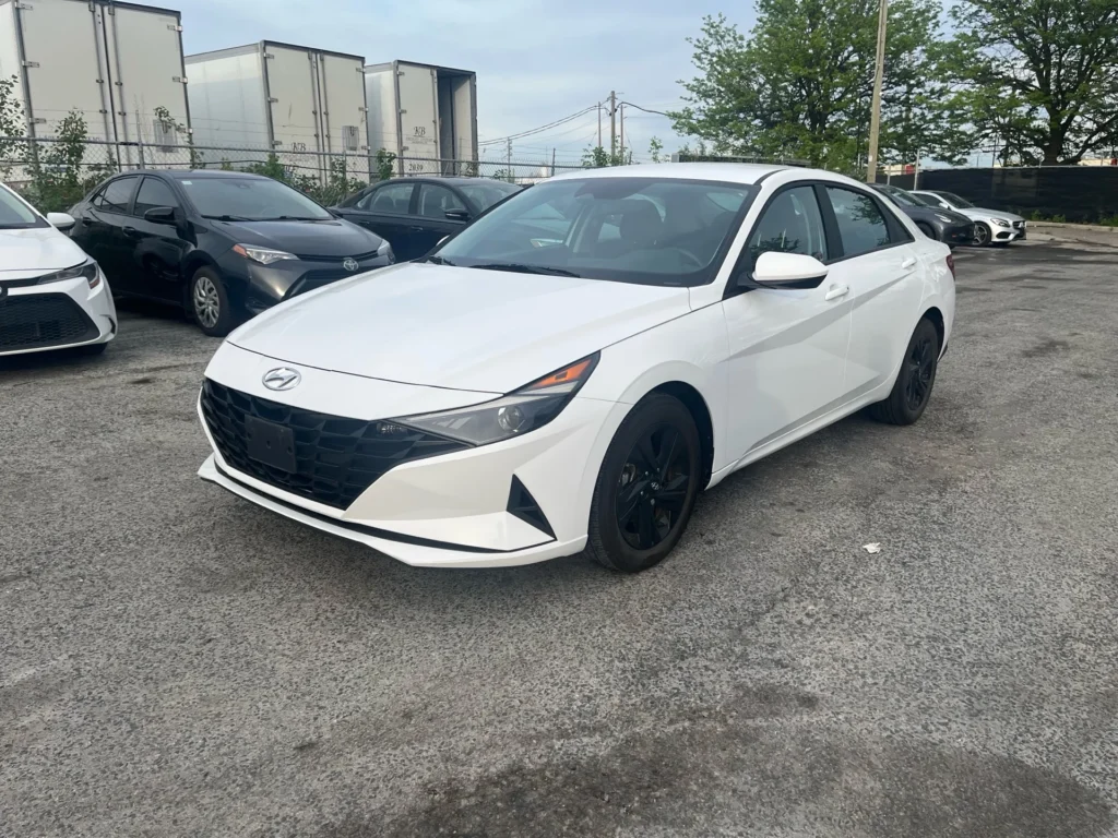 2023 Hyundai Elantra Preferred IVT 2 2023-Hyundai-Elantra-15910015107445696
