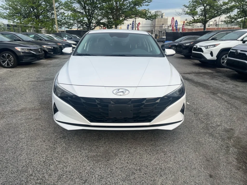 2023 Hyundai Elantra 7281638308642104