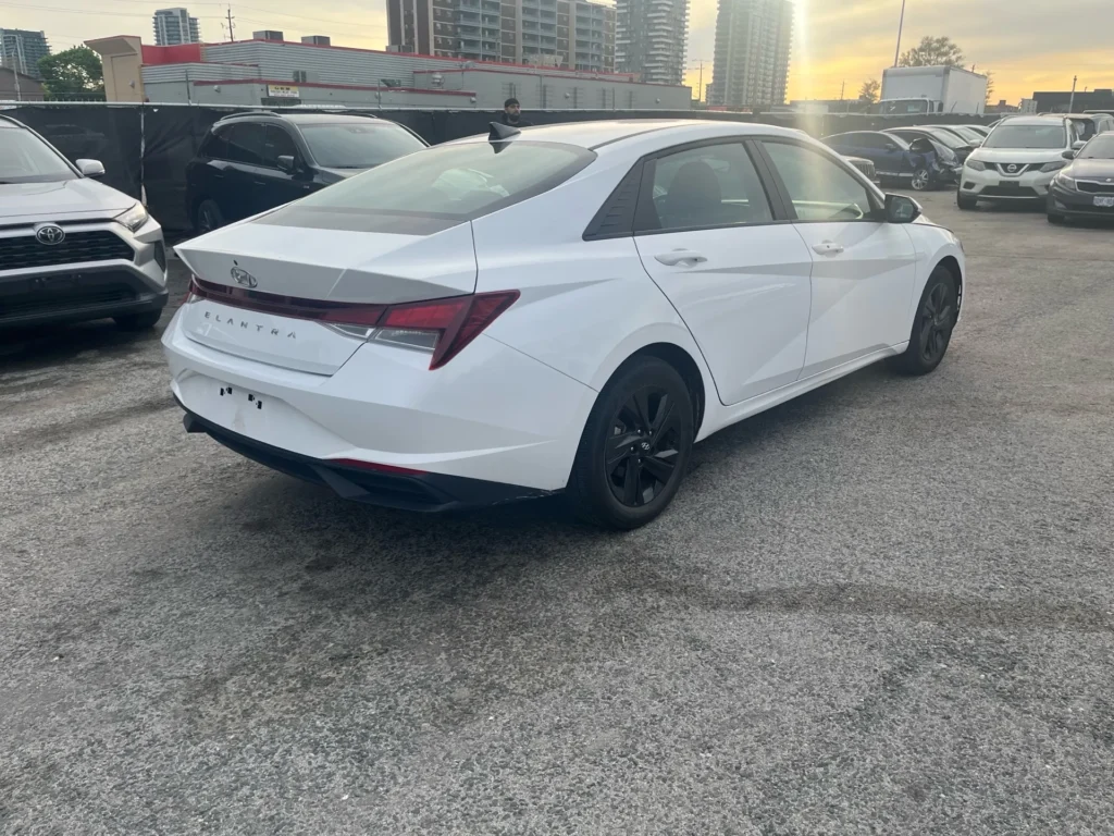2023 Hyundai Elantra Preferred IVT 5 2023-Hyundai-Elantra-9023101364732697