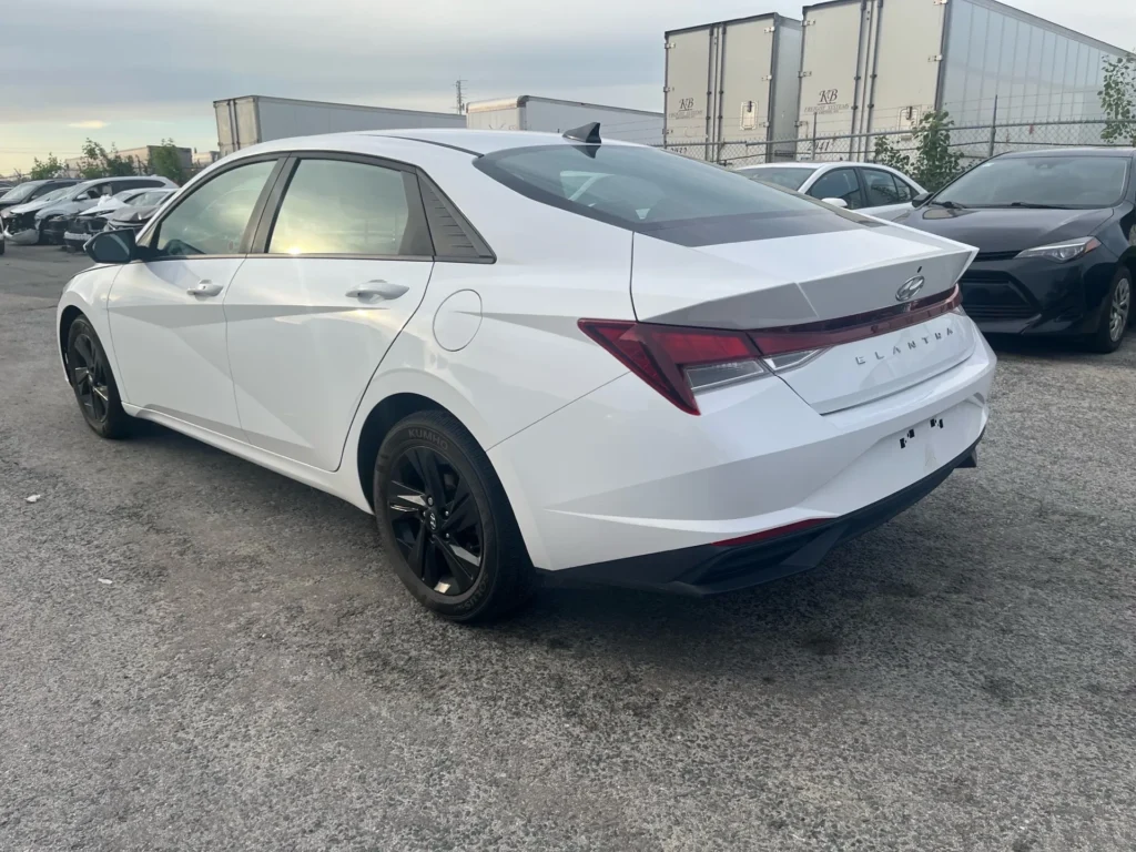 2023 Hyundai Elantra Preferred IVT 3 2023-Hyundai-Elantra-9285217774598176