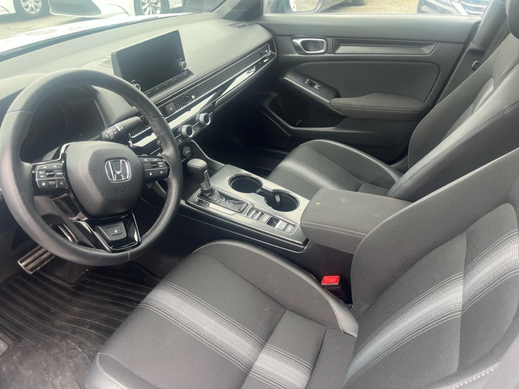 2025 Honda Civic Sport CVT 9 honda22