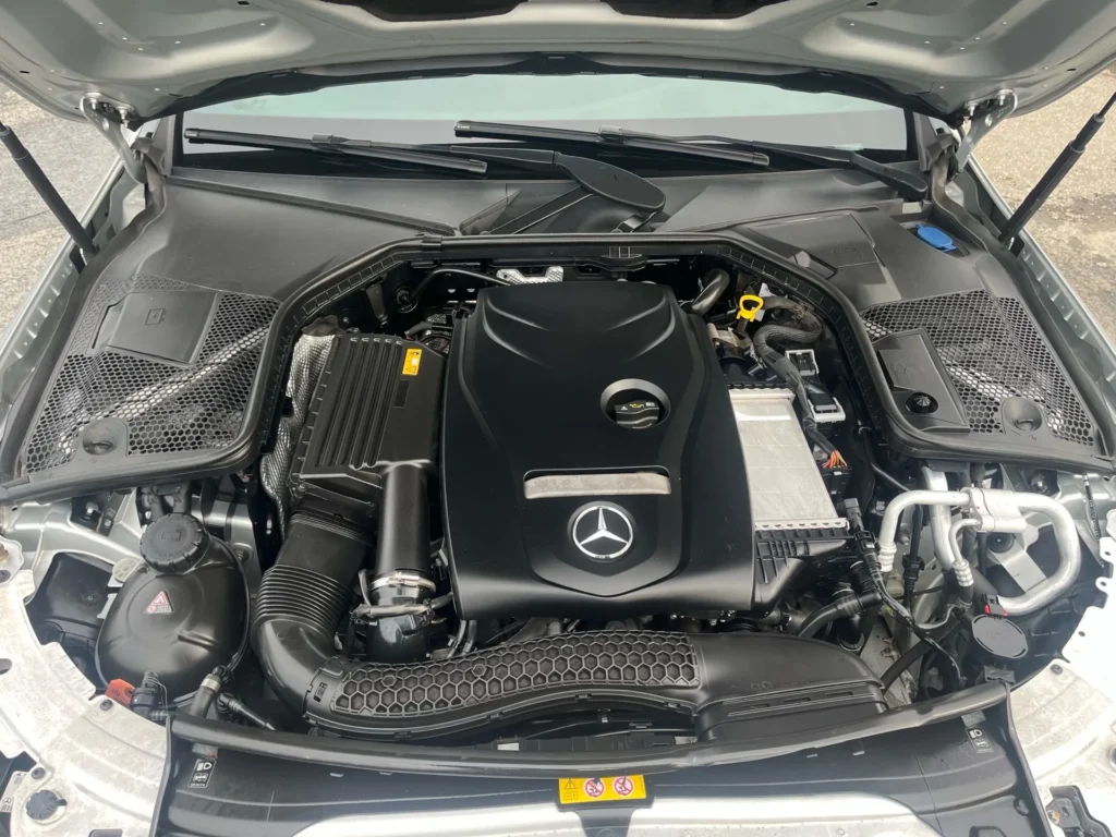 2018 Mercedes-Benz C 300 4MATIC Sedan 9 mercedezbenz2